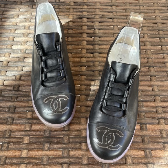 CHANEL Shoes - Chanel Interlocking CC Lambs Leather Sneakers